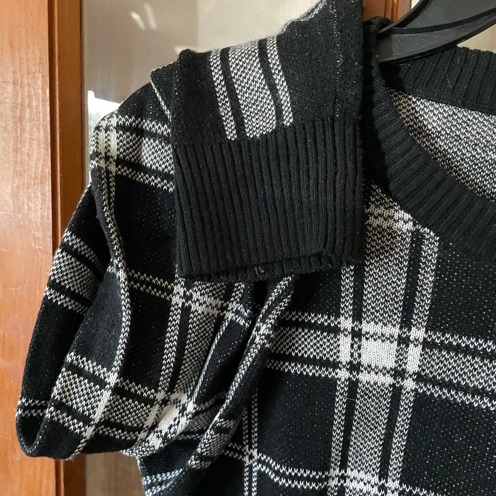 Men Sweater - Picture 3 of 6